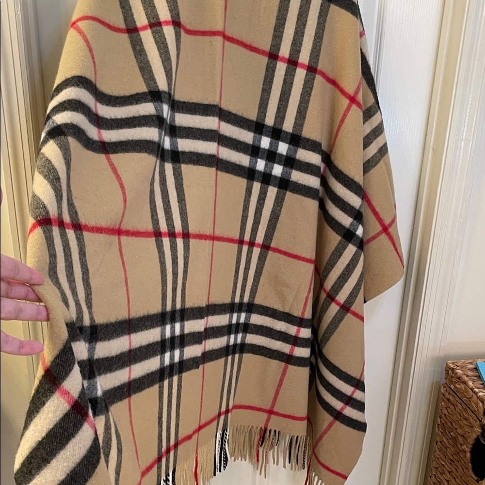 Vintage Burberry Beige Black Red Nova Check Cape - Picture 9 of 10